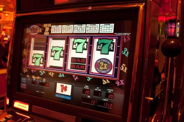 Live roulette wheel in VIP studio